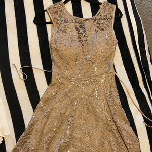 Hi-Low Formal Dress, Lace/Sequins detailing 💫